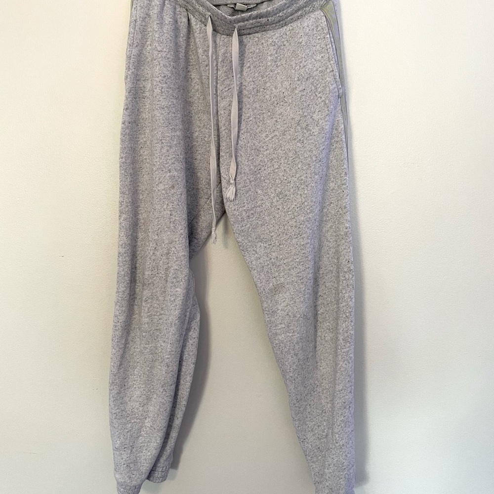 grey sweatpants